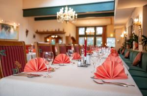 Restauracja lub miejsce do jedzenia w obiekcie Hotel Sonnschein