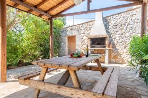 Ein Patio oder anderer Außenbereich in der Unterkunft Can Julia