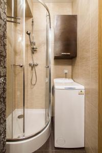 Kúpeľňa v ubytovaní udanypobyt Apartamenty Tuwima