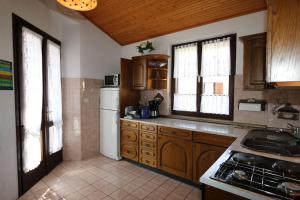 Kuchnia lub aneks kuchenny w obiekcie Apartment Drpic I