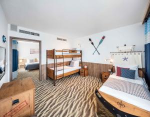 Postel nebo postele na pokoji v ubytování Aquapalace Hotel Prague
