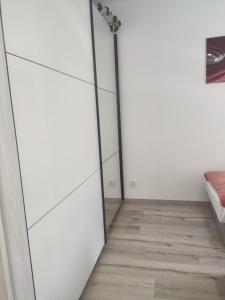 חדר רחצה ב-Kołobrzeg apartament Osiedle Bursztynowe ul baltycka 11 b