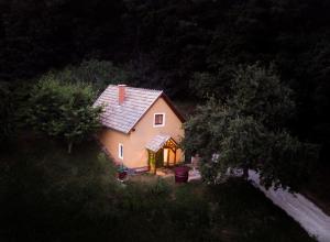 Fotografie z fotogalerie ubytování Cottage by the woods v destinaci Balatonhenye + 37 fotografií