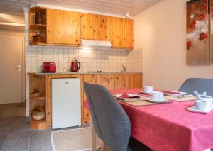 Kuchyň nebo kuchyňský kout v ubytování Chambre d'hôtes La Choume