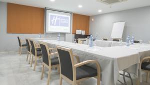 Zaplecze biznesowe lub konferencyjne w obiekcie Holiday Inn Express Alcobendas by IHG