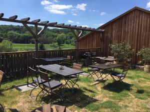 Taman di luar Weingut Martin Schwarz +12 gambar