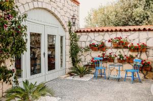 A garden outside Deruni Ilıca