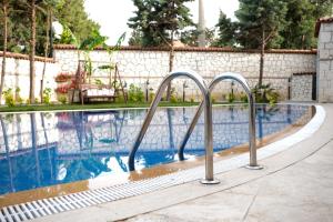 The swimming pool at or close to Deruni Ilıca