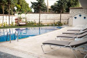 The swimming pool at or close to Deruni Ilıca