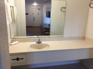 Gallery image of FairBridge Inn Express North Lima in North Lima +12 photos