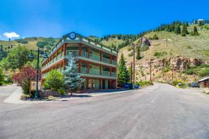Gallery image of The Green Bridge Inn in Red Cliff