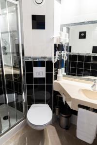 Kopalnica v nastanitvi Hôtel Bagatelle Paris Nord Roissy CDG