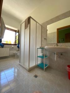 Ванная комната в Chalet della Luna ATTENZIONE lavori di ristrutturazione in corso IMPALCATURA
