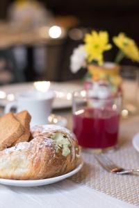 Jedlo v ubytovaní bed & breakfast alebo blízkom okolí