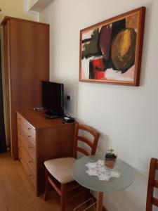 TV a/nebo společenská místnost v ubytování Guesthouse Villa Marija