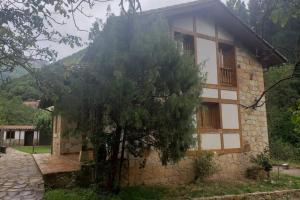 Afbeelding uit fotogalerij van Casa el Viñadal in Arguebanes +31 foto's