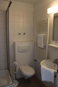 Plaza Inn Hannover City Nord tesisinde bir banyo