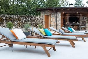 Gallery image of Villa Moretto with outdoor swimming pool and jacuzzi in Viskovo