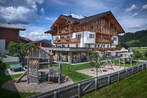 Budova, kde se aparthotel nachází