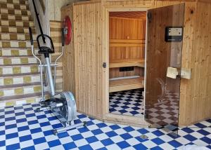 Centrum fitness w obiekcie WALD-LAND-HOF Schloss Rosenau