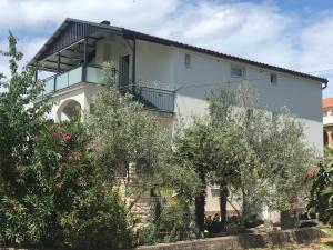 マリンスカにあるLovely Sea View House in Malinska Island Krkのギャラリーの写真