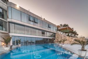 Bazén v ubytování Boutique Hotel Portofino nebo v jeho okolí