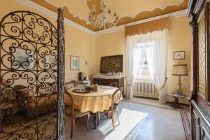 Posedenie v ubytovaní Attico Luce B&B