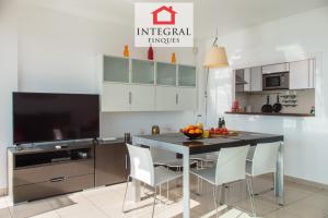 Kuchyňa alebo kuchynka v ubytovaní Palamós BeachFront Apartment + 11 fotografií