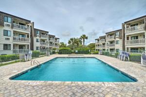 Gallery image of Beachfront Resort Condo with Pool View and Balcony! in Myrtle Beach