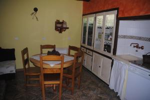 Kuchyň nebo kuchyňský kout v ubytování Casa Rural Casa Puntes + 20 fotografií