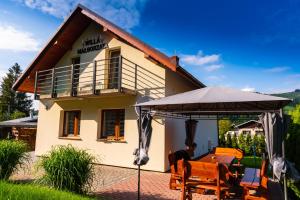 Hoone, kus villa asub