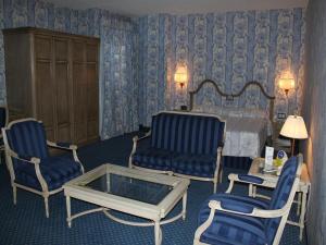 A seating area at Hotel Ébora by Vivere Stays