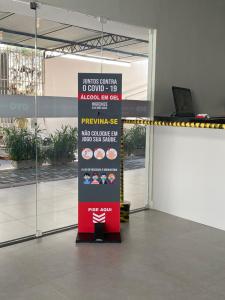 Mega Aeroporto Hotel Apenas 1 km de distância do Aeroporto de Fortaleza的证书、奖牌、标识或其他文件