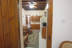 Cuina o zona de cuina de Iosiphis Stonebuilt House