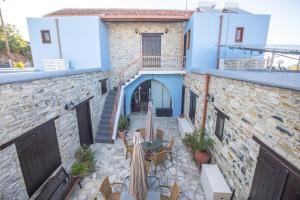 Balcó o terrassa a Iosiphis Stonebuilt House