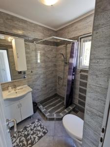 Ett badrum på Apartments Lea 2