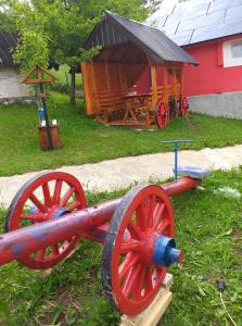 A área de jogos para crianças em Vila Medo
