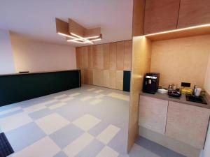 Kuchyň nebo kuchyňský kout v ubytování Green Marmot Capsule Hotel Zürich