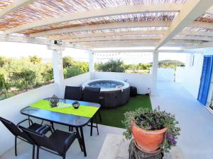 Fotografie z fotogalerie ubytování Apartment Svilan - terrace with sea view and nature v destinaci Zečevo
