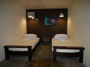 Letto o letti in una camera di Lazy Dog Bed & Breakfast