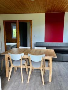 Afbeelding uit fotogalerij van Les Chalets de la Vingeanne in Longeau