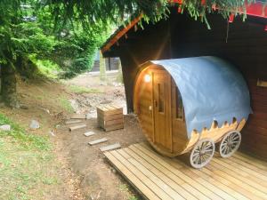 Fotografie z fotogalerie ubytování Chalet Le Cactus avec sauna privatif v destinaci Le Ménil