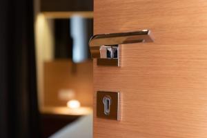 Bilik mandi di Beachfront Apartment Rosa del Mar Jardin +32 gambar