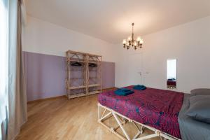Łóżko lub łóżka piętrowe w pokoju w obiekcie Emanuele Guest House