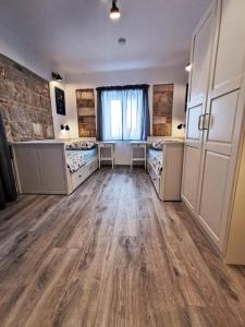 Kuchyňa alebo kuchynka v ubytovaní CroBeauty Villa