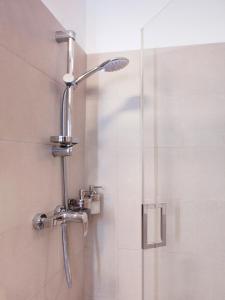 A bathroom at Central Point by Zoom Apartments