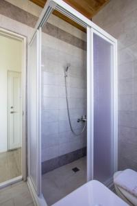 Koupelna v ubytování Fantasy Homestay + 37 fotografií