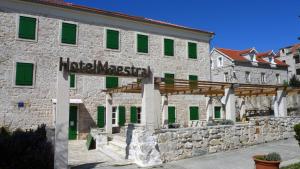 Budova, kde se hotel nachází