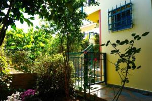 Taman di luar Cosy guest house with private yard