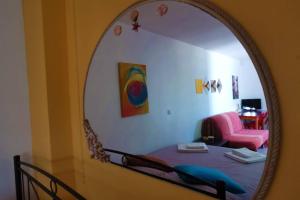 Katil atau katil-katil dalam bilik di Cosy guest house with private yard